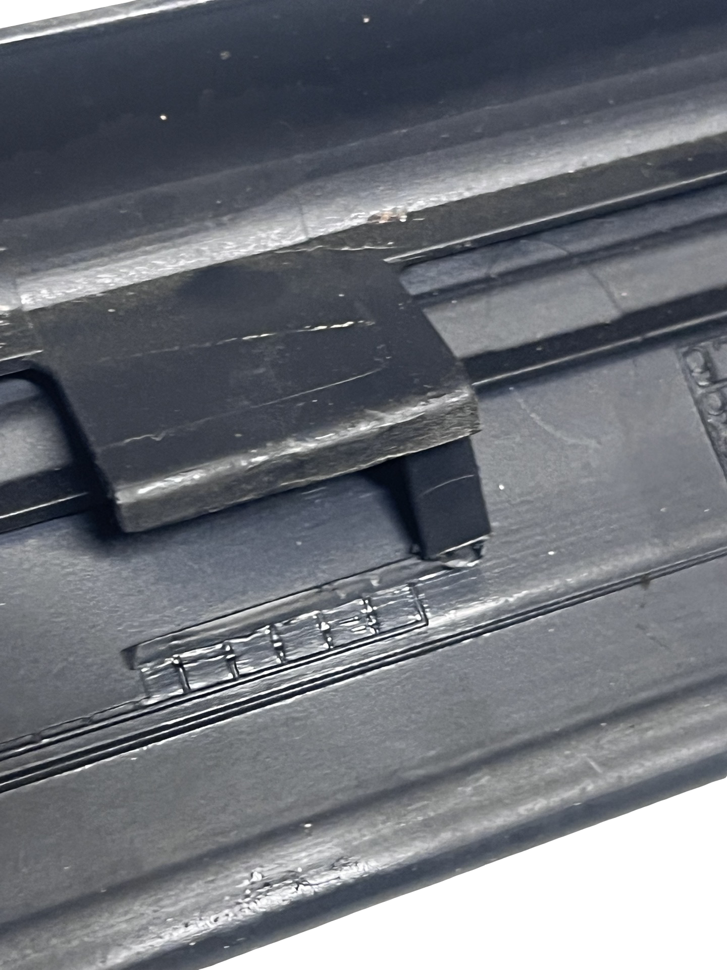Ornament Prag dreapta față BMW SERIA 7 E38 1994–2001 - cod: 8150154 UN CLIPS RUPT – foto 3