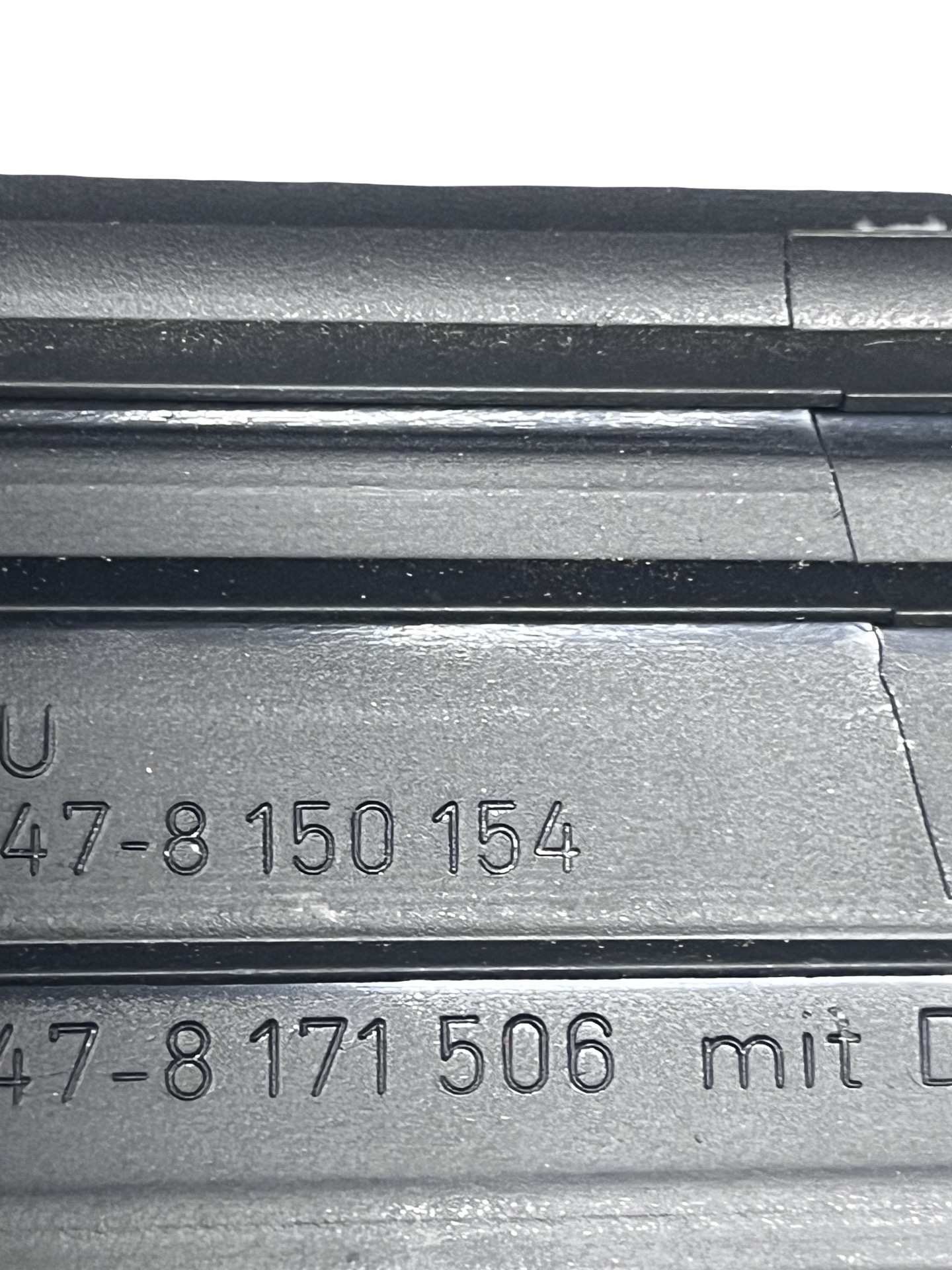 Ornament Prag dreapta față BMW SERIA 7 E38 1994–2001 - cod: 8150154 UN CLIPS RUPT – foto 4