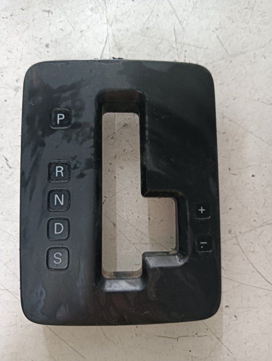 Ornament selector viteze  VOLKSWAGEN TOUAREG (7LA, 7L6, 7L7) [ 2002 - 2013 ] – foto 2