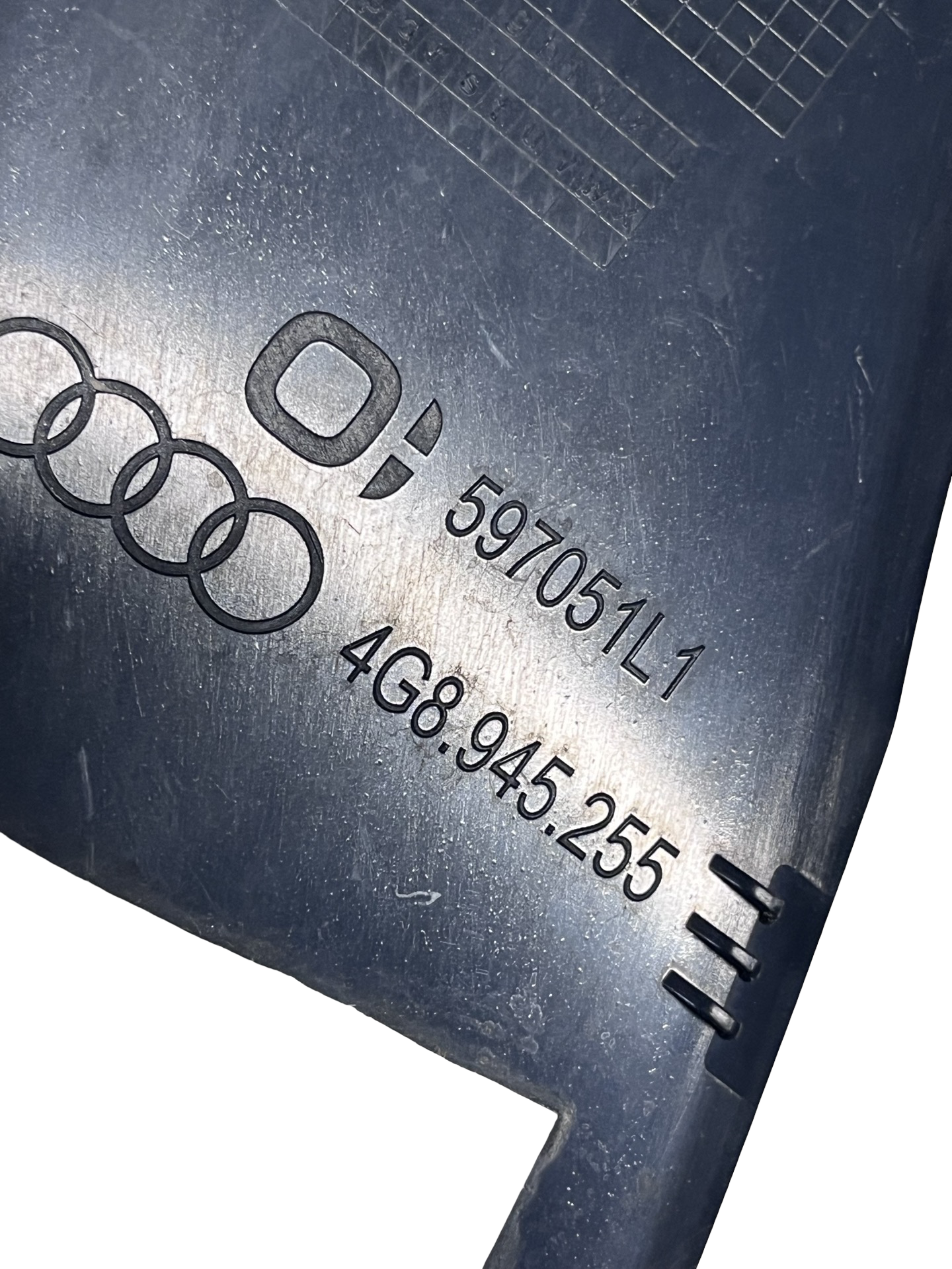 Ornament Stop stânga spate Audi A7 Sportback 2010–2018 3.0 TFSI V6 quattro S tronic CGWB - cod: 4G8945255 – foto 3