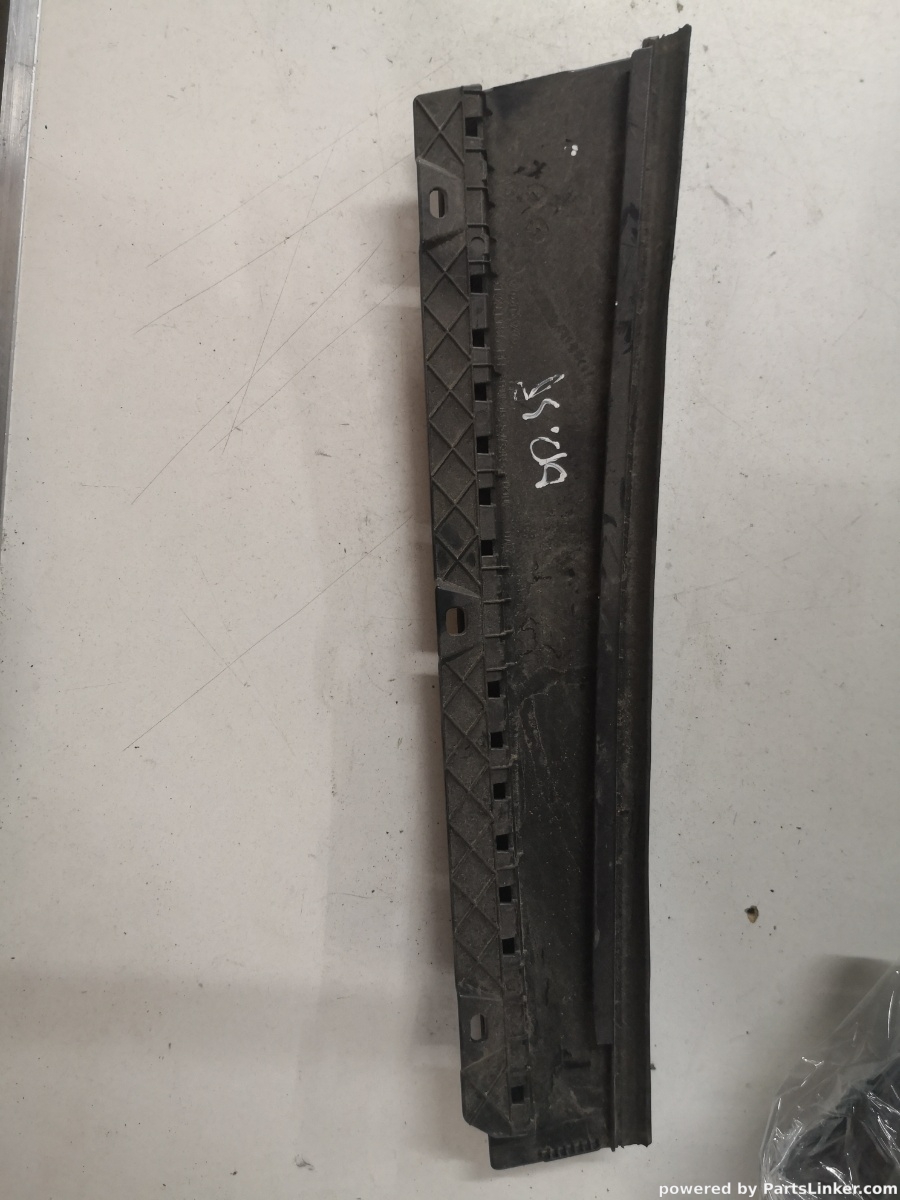 Ornamente dreapta spate VOLVO V40 Hatchback (525, 526) [ 2012 - > ] OEM 31391186 – foto 2