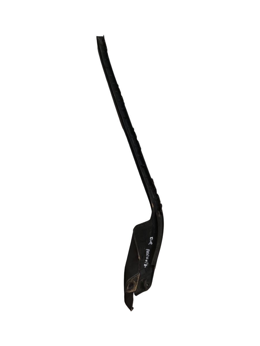 Ornamente parbriz dreapta fata DODGE NITRO 2006 - 2012