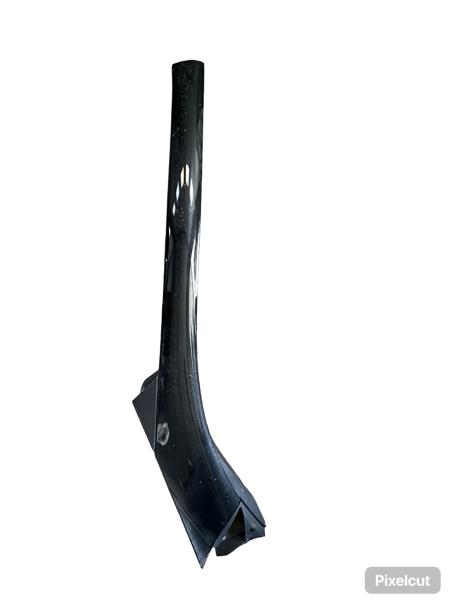 Ornamente parbriz dreapta fata RENAULT SCENIC III JZ0/1_ 2008 - > 768340002R