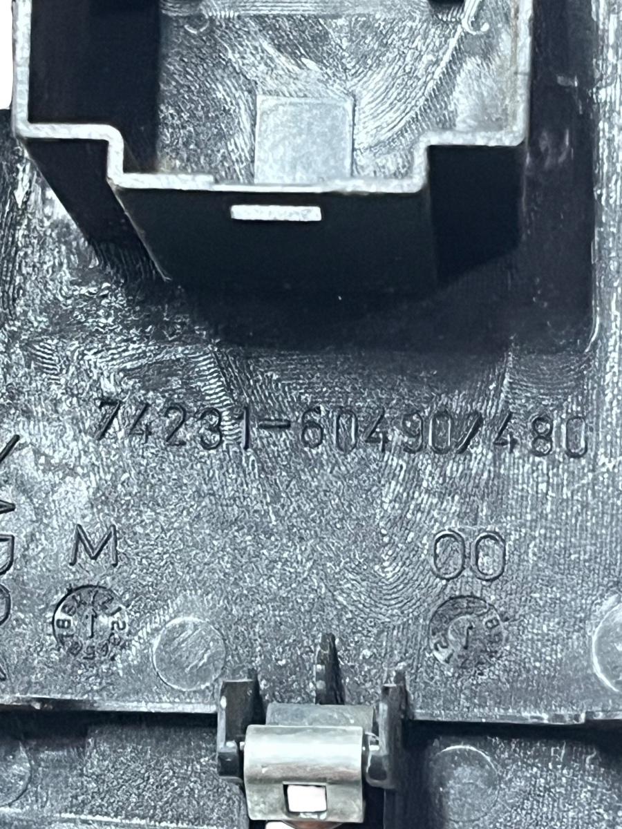 Panou buton geam electric dreapta fata TOYOTA LAND CRUISER LJ12_, KZJ12_, TRJ12_, KDJ12_, GRJ12_ 2002 - 74231-60490 – foto 3