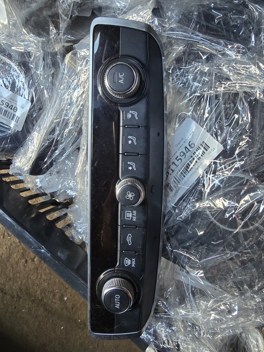 Panou Clima AUDI A3 Sportback 8VA, 8VF 2012 -> 8V0820043C – foto 4