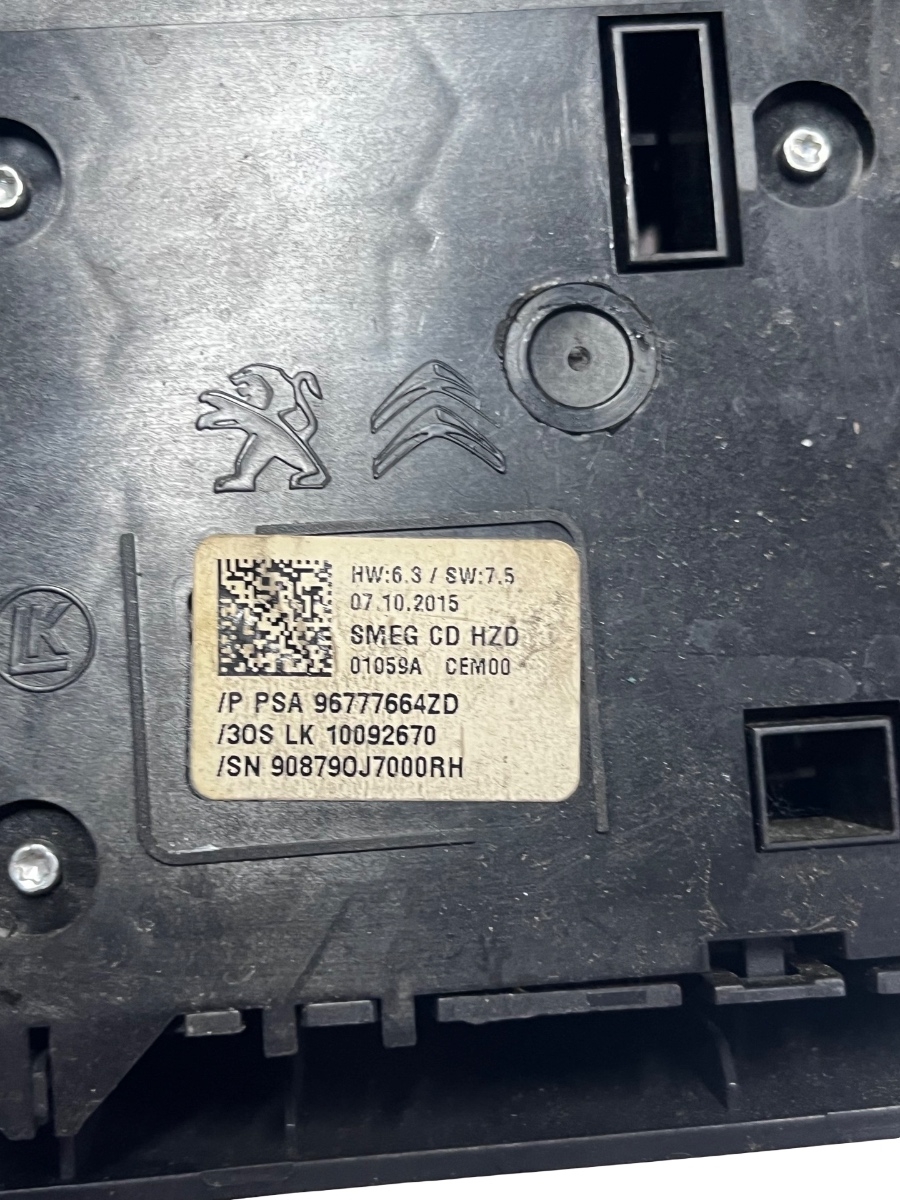 Panou consola centrala PEUGEOT 308 SW II 2014 - > 96777664ZD ( O clema rupta, una fisurata ) – foto 3