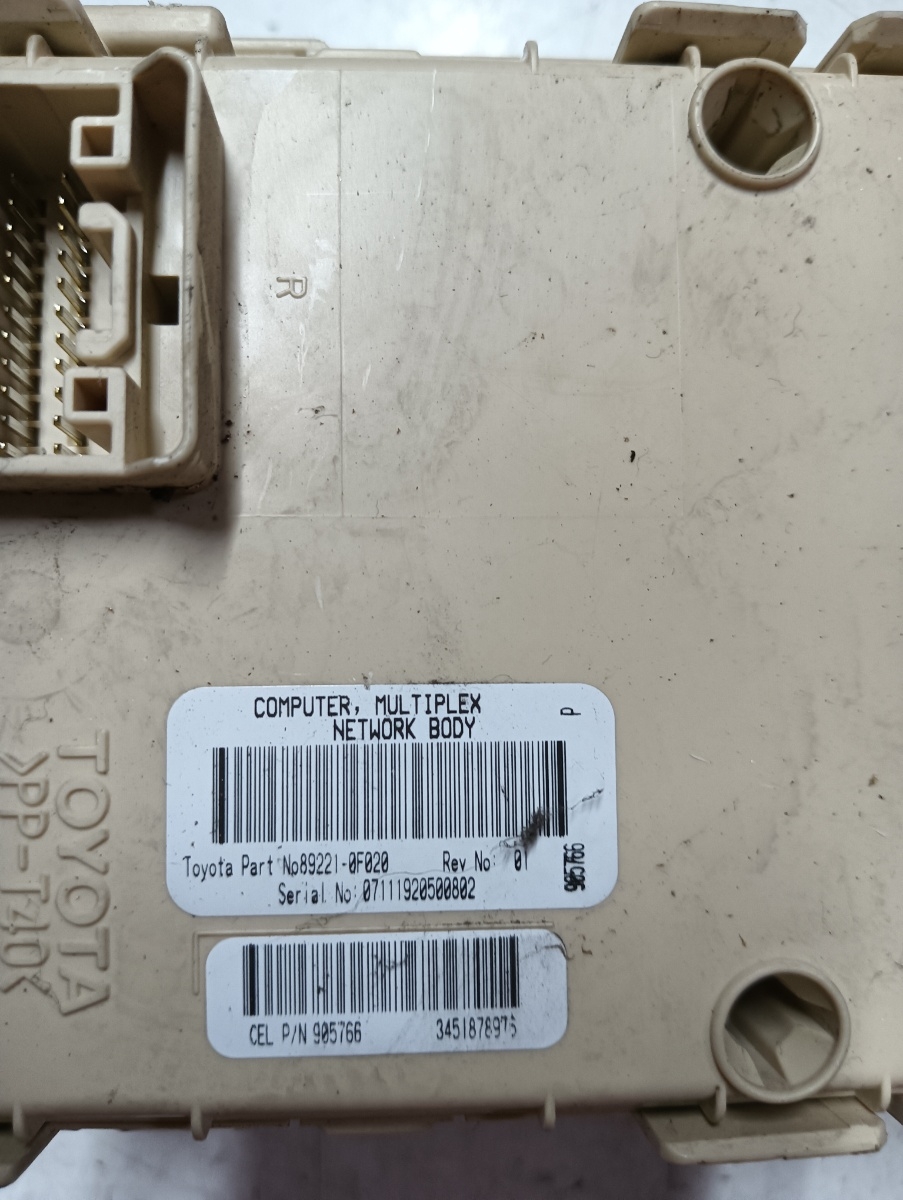 Panou sigurante TOYOTA COROLLA Verso ZER_, ZZE12_, R1_ 2004 - 2009 2.2 D-4D 2AD-FTV – foto 3