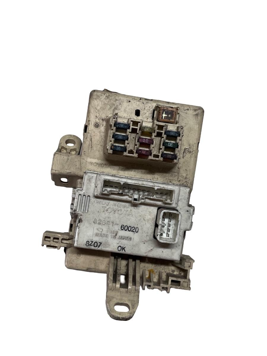 Panou sigurante TOYOTA LAND CRUISER 90 _J9_ 1995 -> 82641-60020 – foto 2