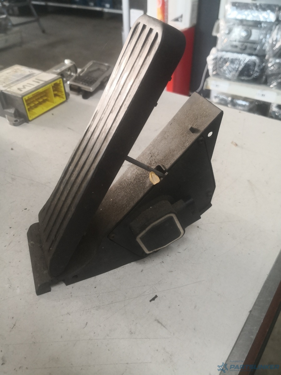 Pedala acceleratie MERCEDES-BENZ C-CLASS (W204) [ 2007 - 2014 ] OEM A2043000004 – foto 2