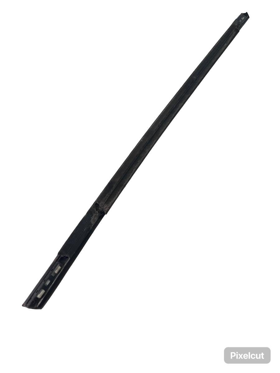 Perie geam portiera dreapta spate FORD FOCUS III Turnier 2010 -> – foto 2