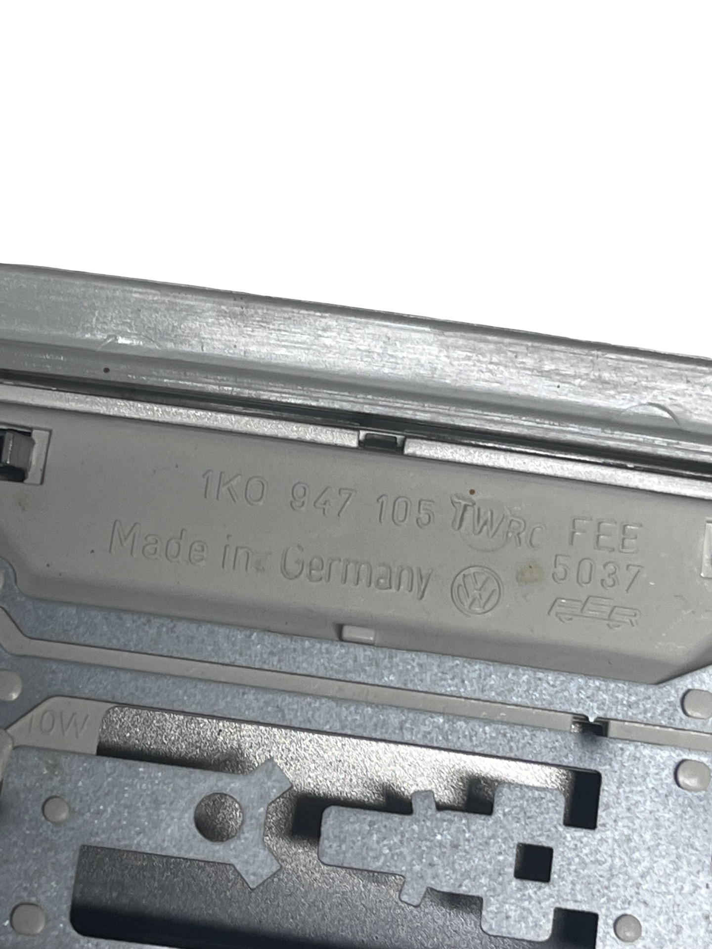 Plafoniera Volkswagen Golf 6 Hatchback 2008–2013 - cod: 1K0947105 – foto 2