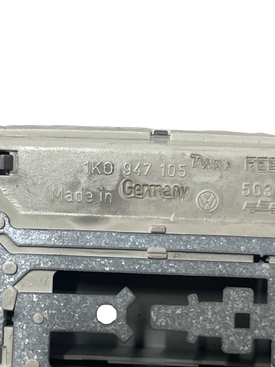 Plafoniera VOLKSWAGEN PASSAT 3C2 2005 - 2010 1K0947105 – foto 2