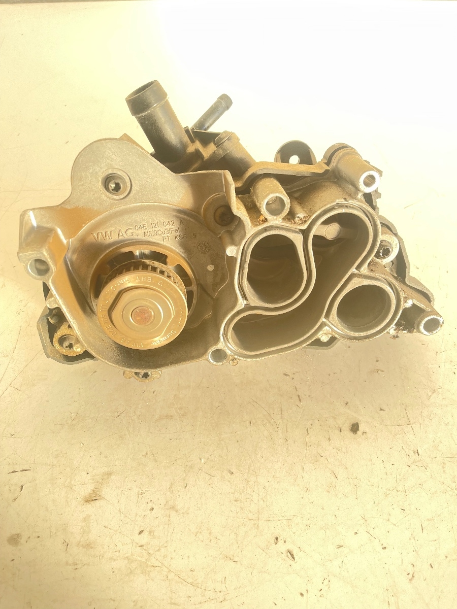 Pompa de apa cu termostat SKODA RAPID II NH3 2012 - > 1.2 TSI CJZD, VOLKSWAGEN GOLF VII 5G1, BE1 2012 - > 1.2 TSI CJZA 04E121042A – foto 3
