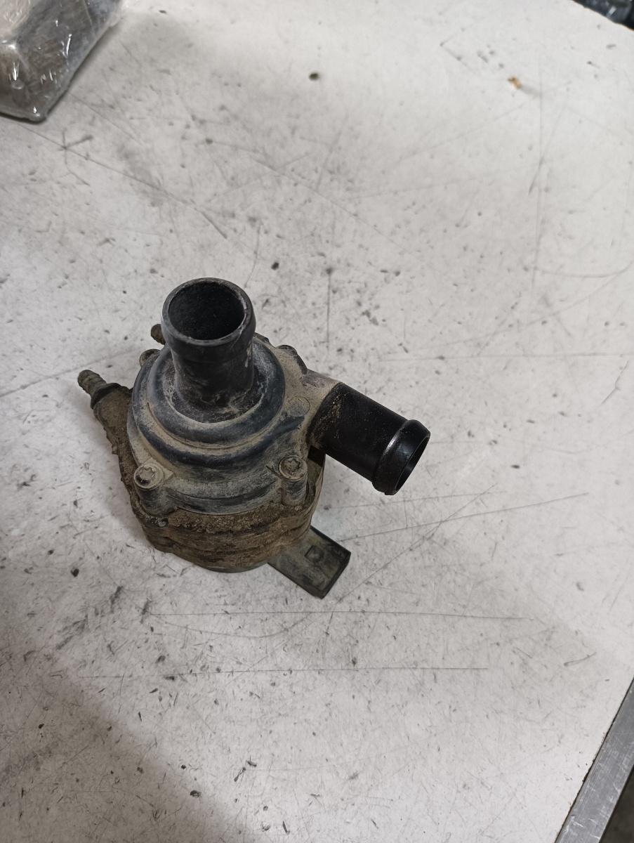 Pompa de apa/lichid de racire electrica auxiliara VOLKSWAGEN TOUAREG 7LA, 7L6, 7L7 2002 - 2013 V6 TDI CASA, CASC – foto 2