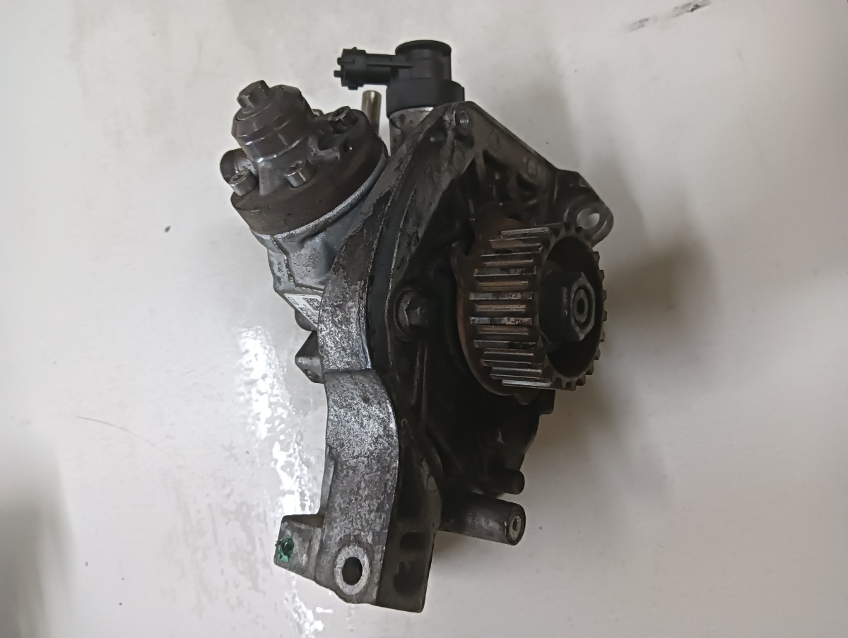 Pompa inalte presiune  FORD FIESTA VII 2017 - > 1.5 TDCi XUJC, XUJD, XUJE, XUJF, XUJG, XUJK, XUJL, XUJM, XUJN, XVJE 0445010592 – foto 2
