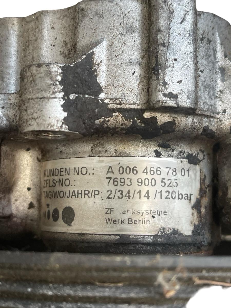 Pompa servodirectie MERCEDES-BENZ VITO Bus W639 2003 -> A0064667801 – foto 2