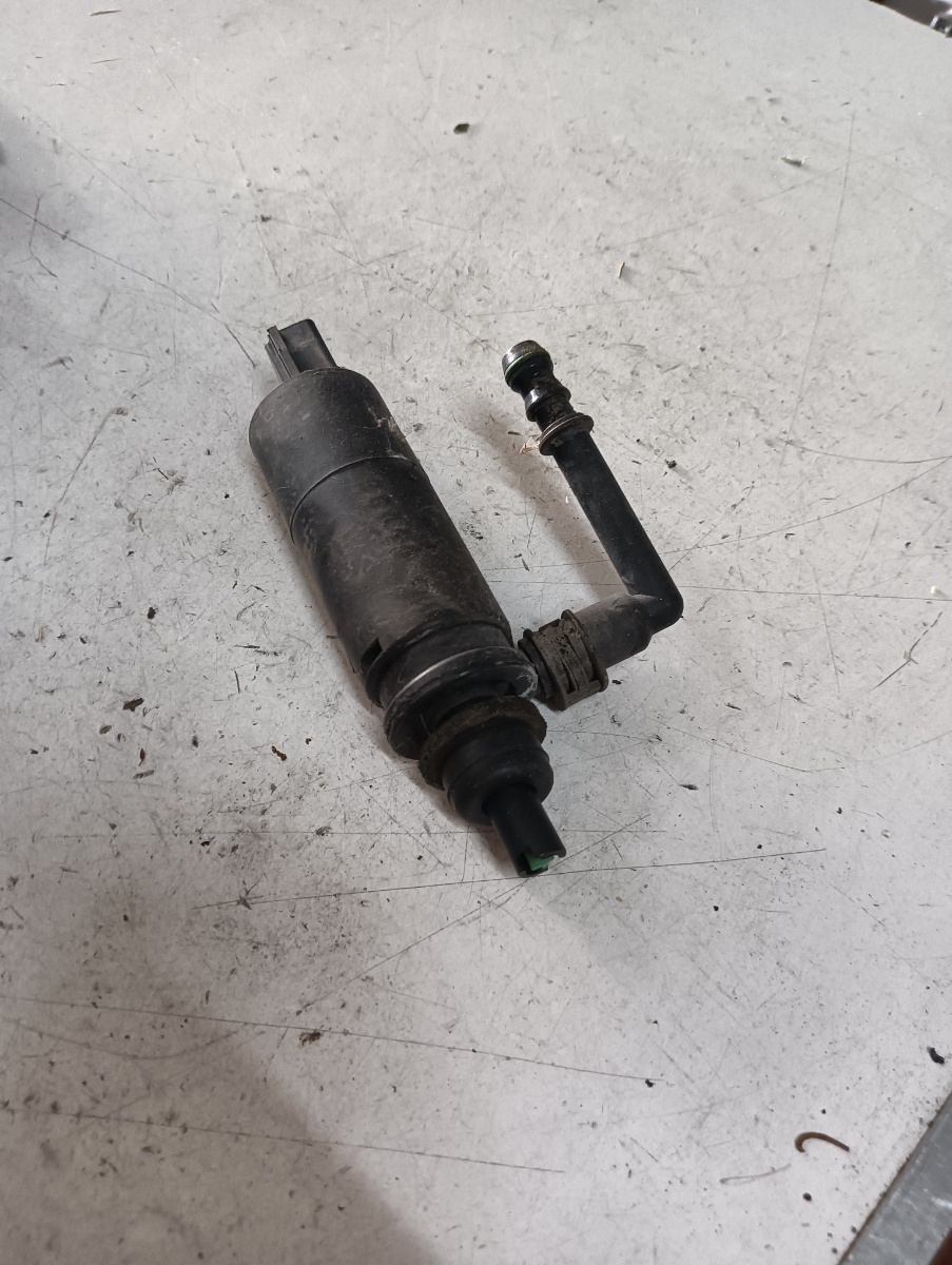 Pompa spalator faruri  VOLKSWAGEN GOLF PLUS (5M1, 521) [ 2004 - 2013 ]