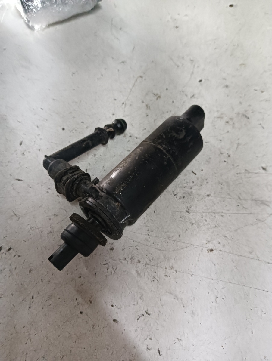 Pompa spalator faruri  VOLKSWAGEN GOLF PLUS (5M1, 521) [ 2004 - 2013 ] – foto 2