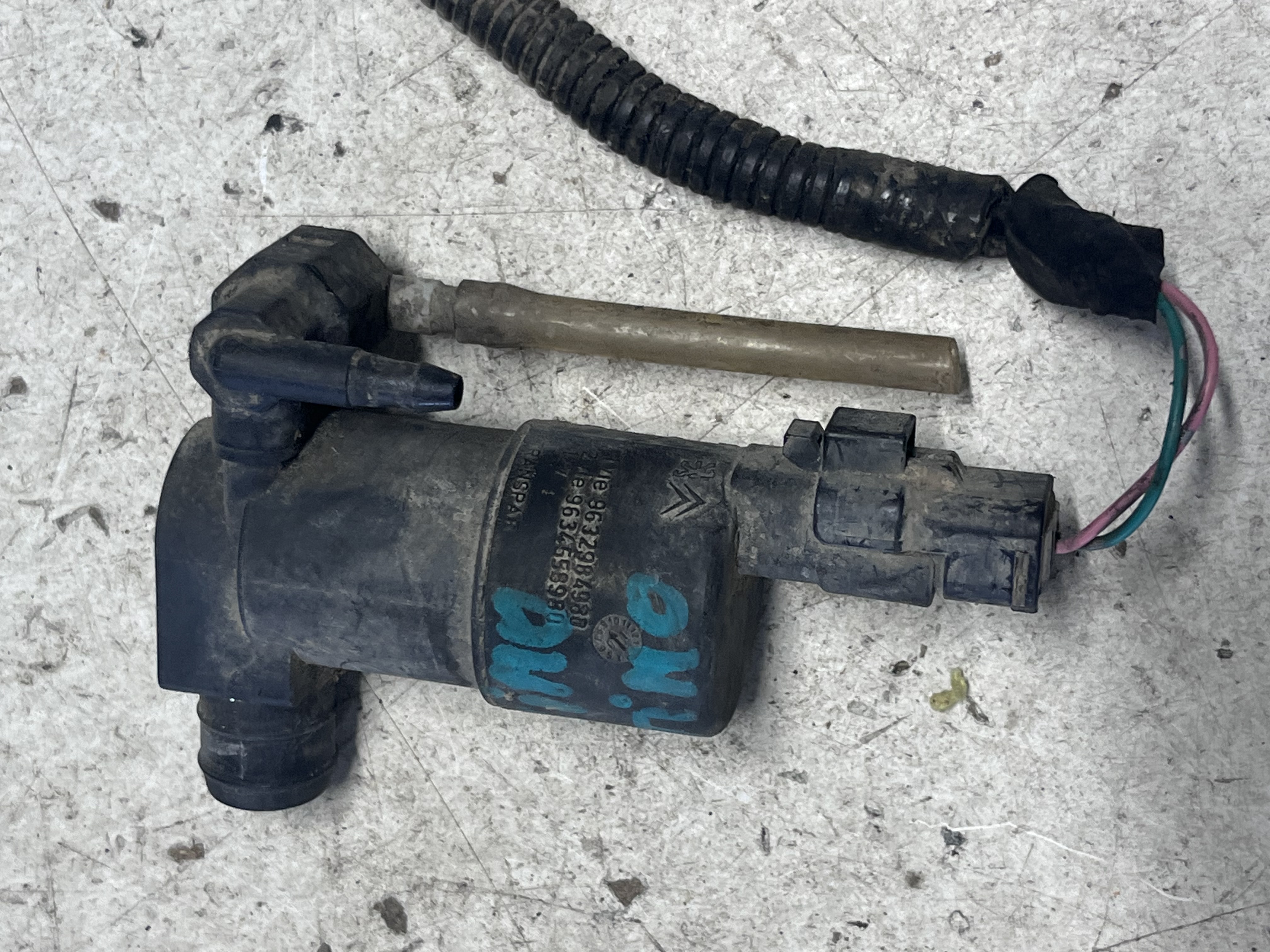 Pompa Spalator Parbriz Nissan Tino 2000–2006 - cod: 9632984980 – foto 2