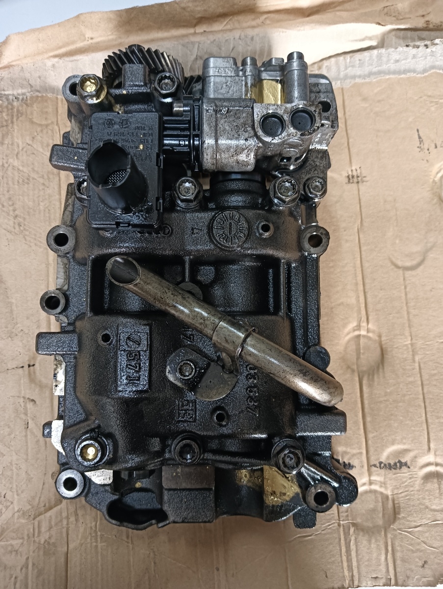 Pompa ulei AUDI A6 IV Avant 4G5, C7, 4GD 2011 - 2018 2.0 TDI CGLC, CMGB – foto 2
