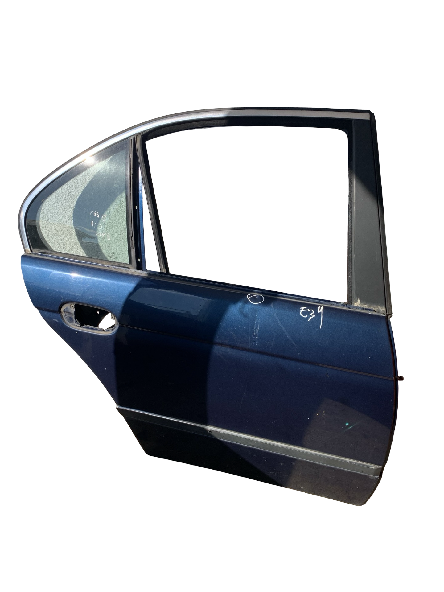 Portiera Spate dreapta BMW E39 1995–2004 - defectul este incercuit