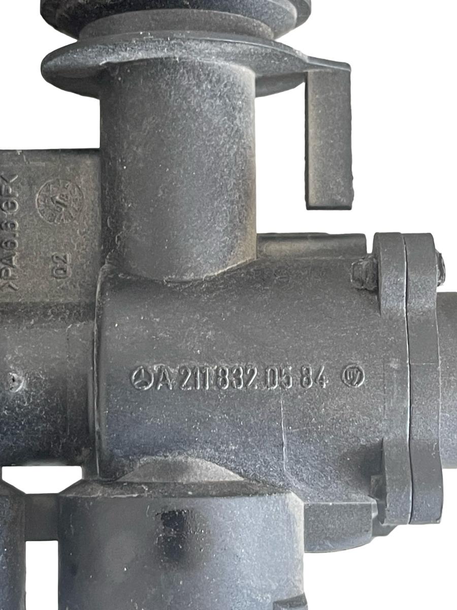 Preincalzitor apa MERCEDES-BENZ E-CLASS W211 2002 - 2009 2.1 E 220 CDI OM 646.821 A2118320584 – foto 3