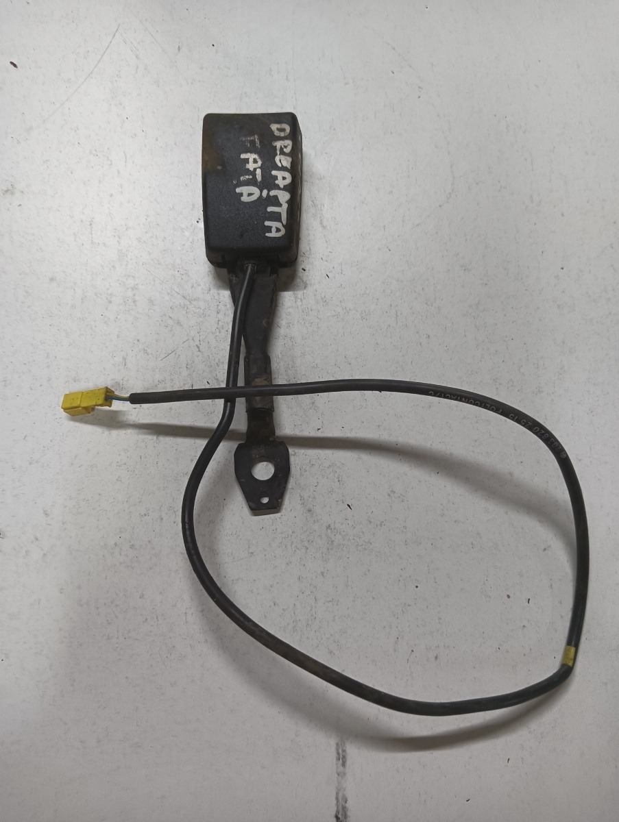 Pretensionare  dreapta fata MERCEDES-BENZ C-CLASS II W203  2000 - 2007 – foto 2