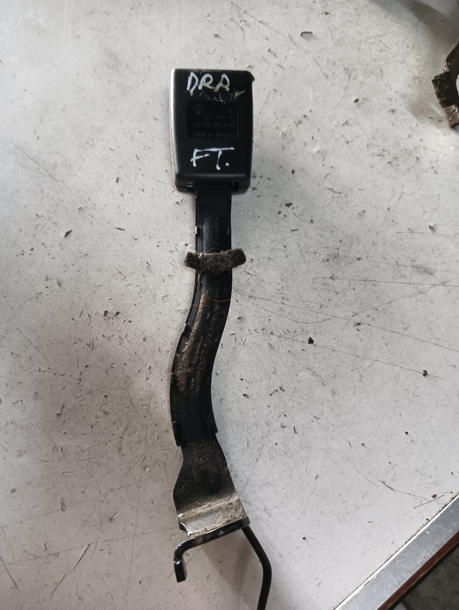 Pretensionare dreapta fata VOLKSWAGEN GOLF PLUS (5M1, 521) [ 2004 - 2013 ] – foto 2