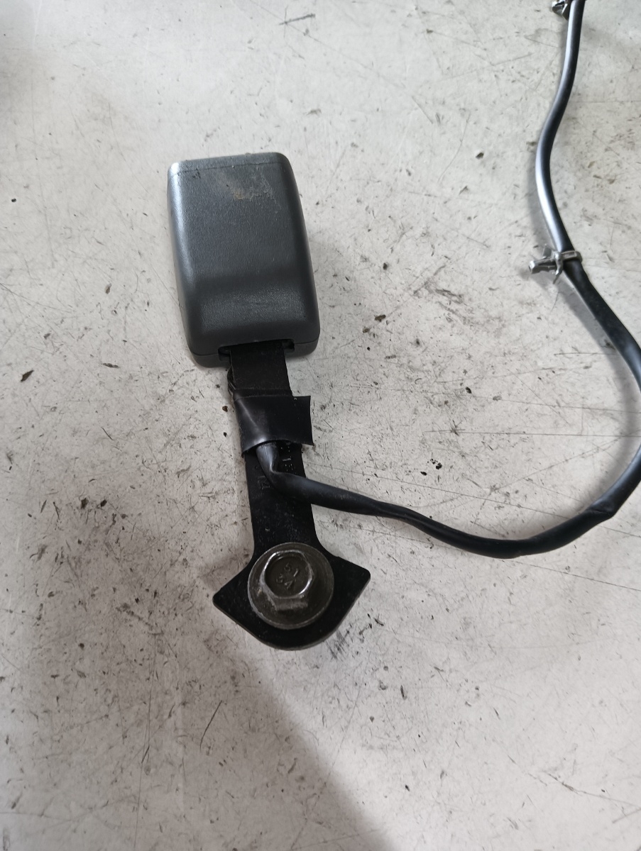 Pretensionare stanga fata NISSAN FRONTIER II D40 [ 2005 - 2009 ]