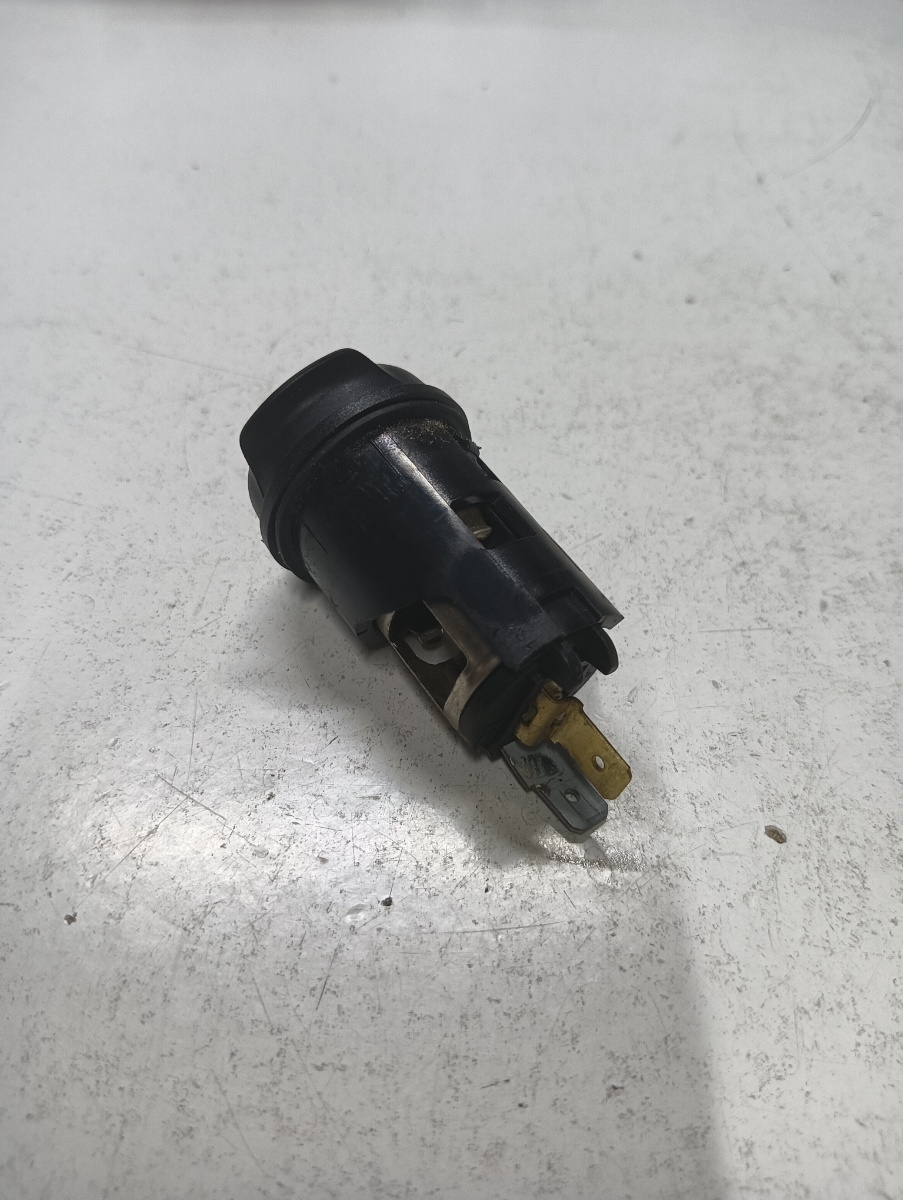 Priza 12 V (fata) NISSAN QASHQAI / QASHQAI +2 I J10, JJ10 2006 - 2014 dCi 4x4 M1D, M9R – foto 2