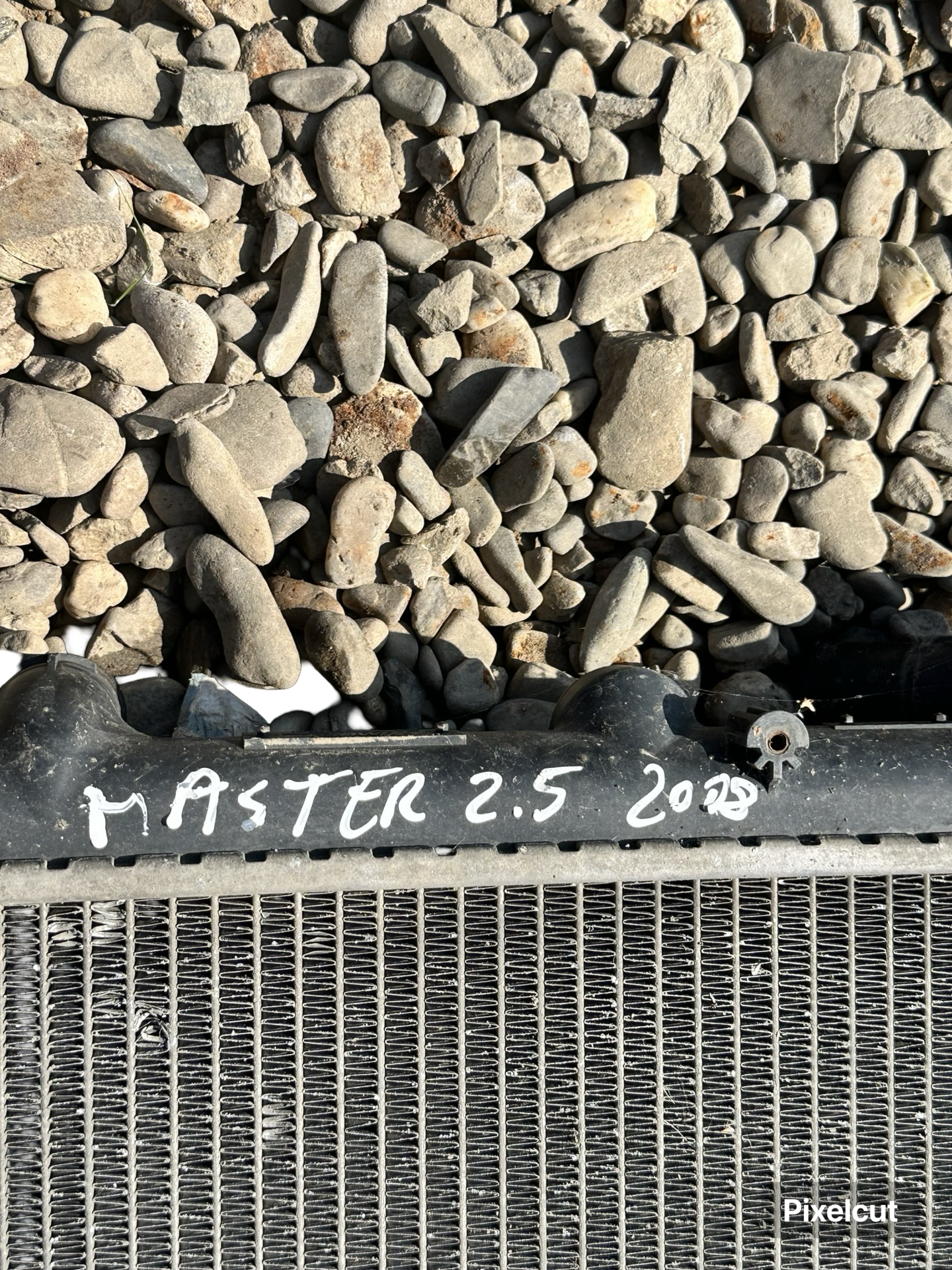 Radiator Apa Renault Master II 2008 2.5D O prindere crăpată + o bucată de plastic ruptă – foto 2
