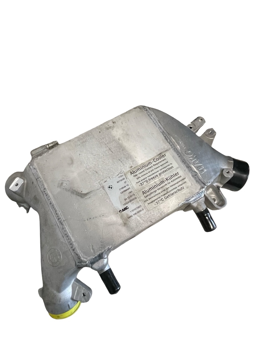 Radiator intercooler G30,G11,G12,G05,G06,G07 AKG 8575430 – foto 4
