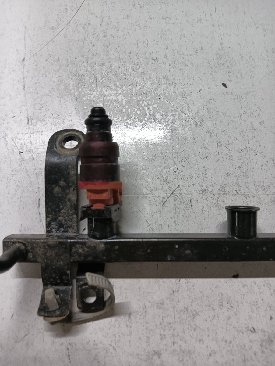 Rampa injectoare  CHEVROLET AVEO Hatchback T250, T255 2006 - > 1.2 1.2 LMU – foto 2