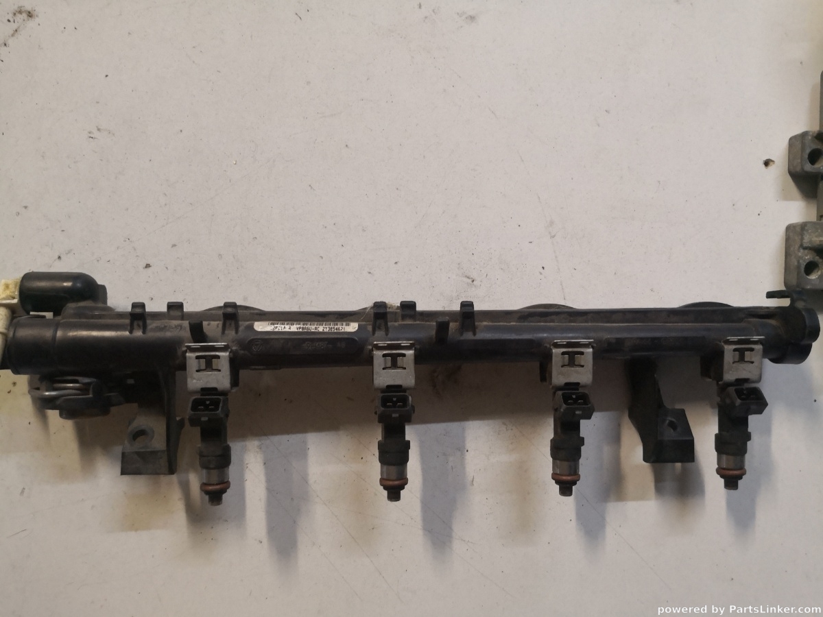 Rampa injectoare FORD FOCUS 3 1.6 benzina 92 KW cod PNDA – foto 3