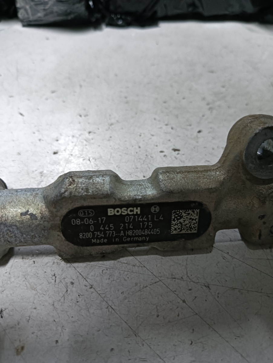 Rampa injectoare RENAULT MASTER II Box FD 1998 - >, Box OEM 8200754773 – foto 2