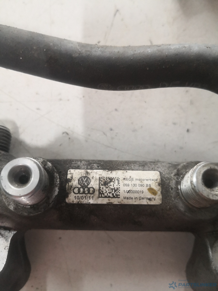 Rampa injectoare stanga fata AUDI A8 III (4H2, 4H8, 4HC, 4HL) [ 2009 - 2018 ] OEM 059130090 – foto 2