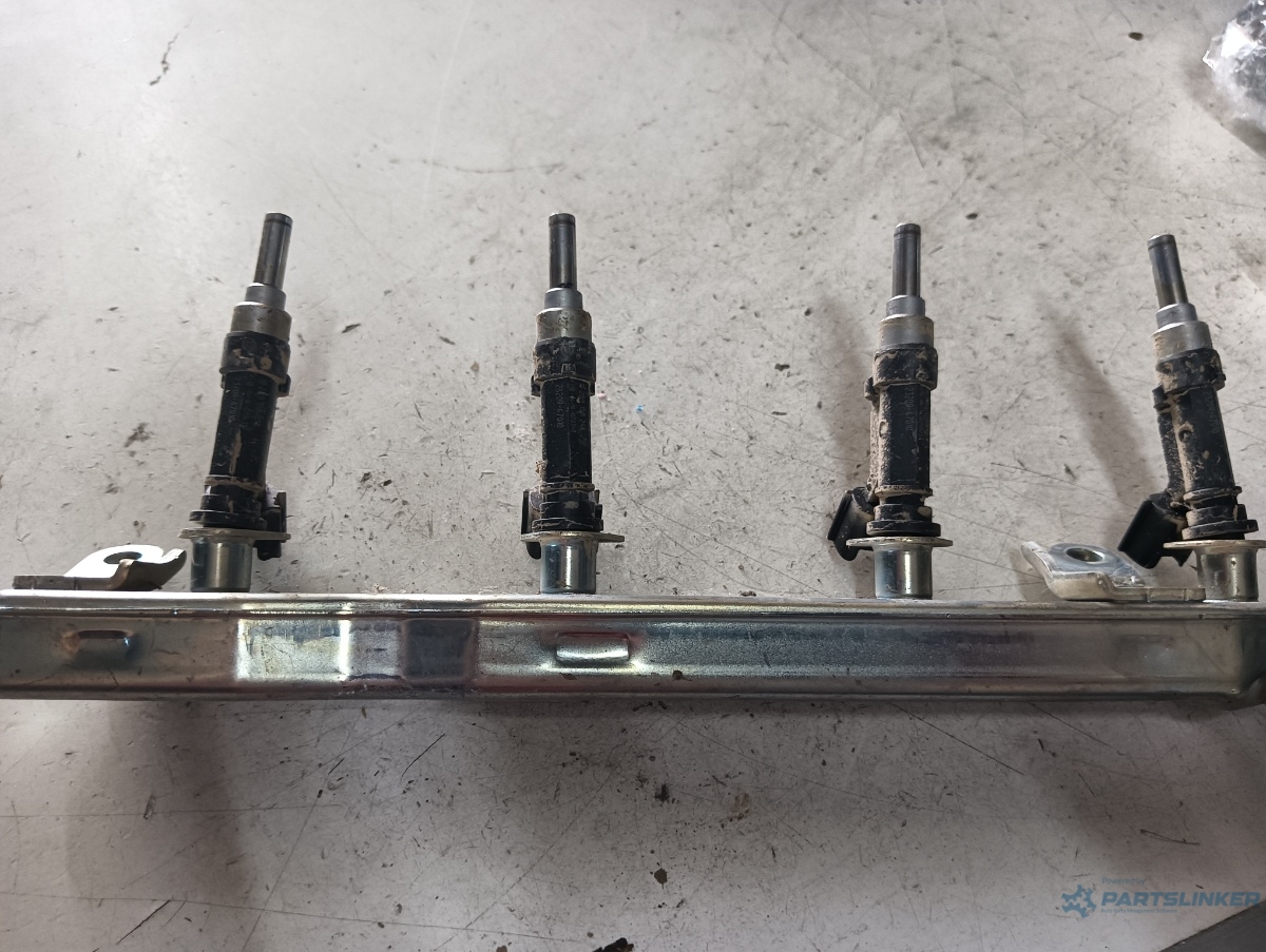 Rampa injectoare TOYOTA COROLLA 1.3 i 2015 OEM 2320847010 – foto 2