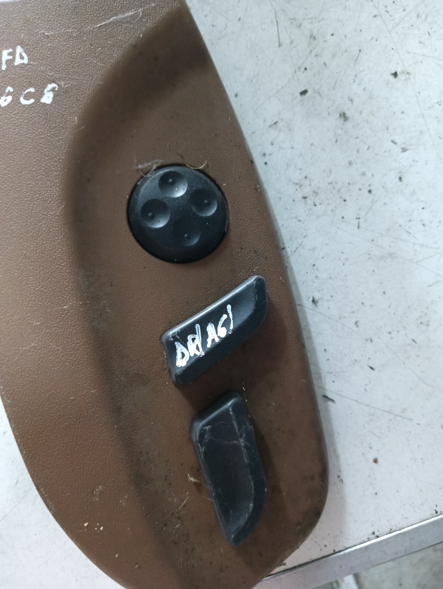 Reglaj scaun dreapta fata AUDI A6/S6 III Saloon (4F2, C6) [ 2004 - 2011 ] – foto 2
