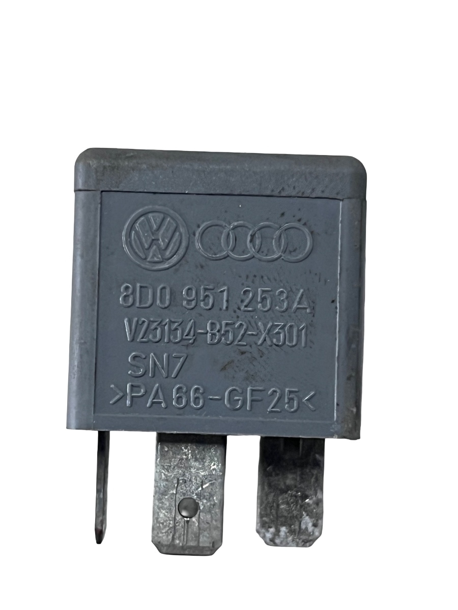 Releu 373 AUDI Q7 4LB 2006 - 2016 8D0951253A – foto 2