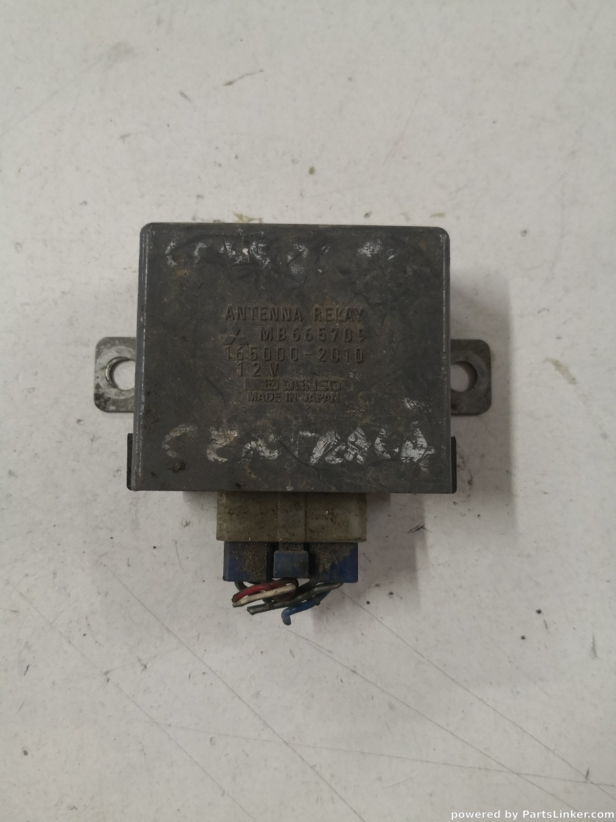Releu antena MITSUBISHI PAJERO II (V3_W, V2_W, V4_W) [ 1990 - 2001 ] OEM Mb665709