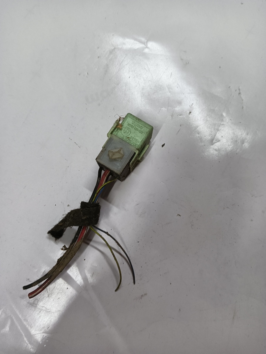 Releu bujii  BMW 3 IV E46 1998 - 2005 8373700 – foto 2