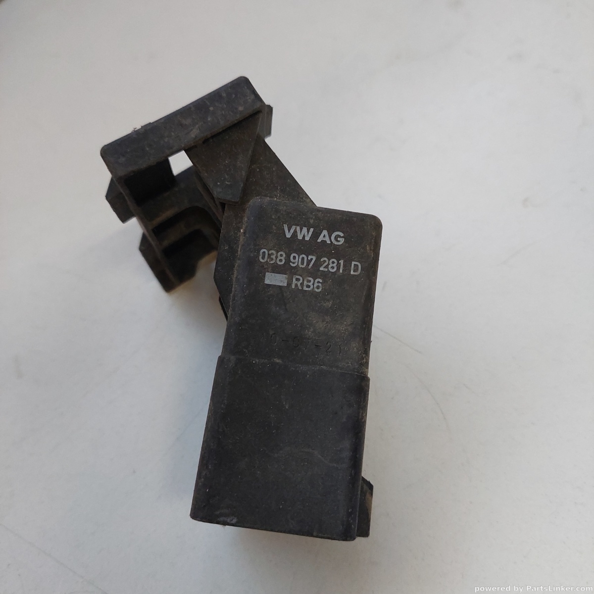 Releu bujii VOLKSWAGEN GOLF VI (5K1) [ 2008 - 2013 ] OEM 038907281d
