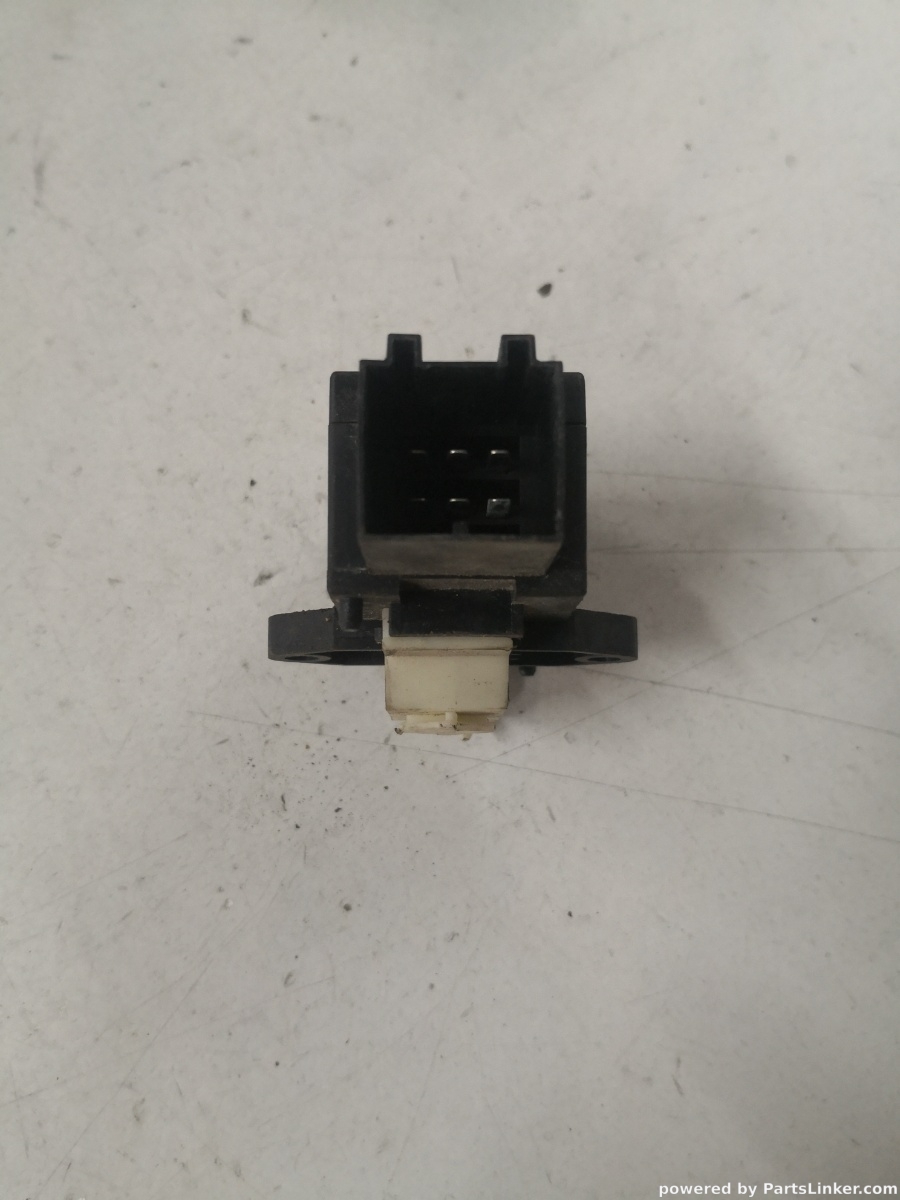 Releu modul incalzire scaun VOLKSWAGEN TOURAN (1T1, 1T2) [ 2003 - 2010 ] OEM 7l0959772 – foto 2