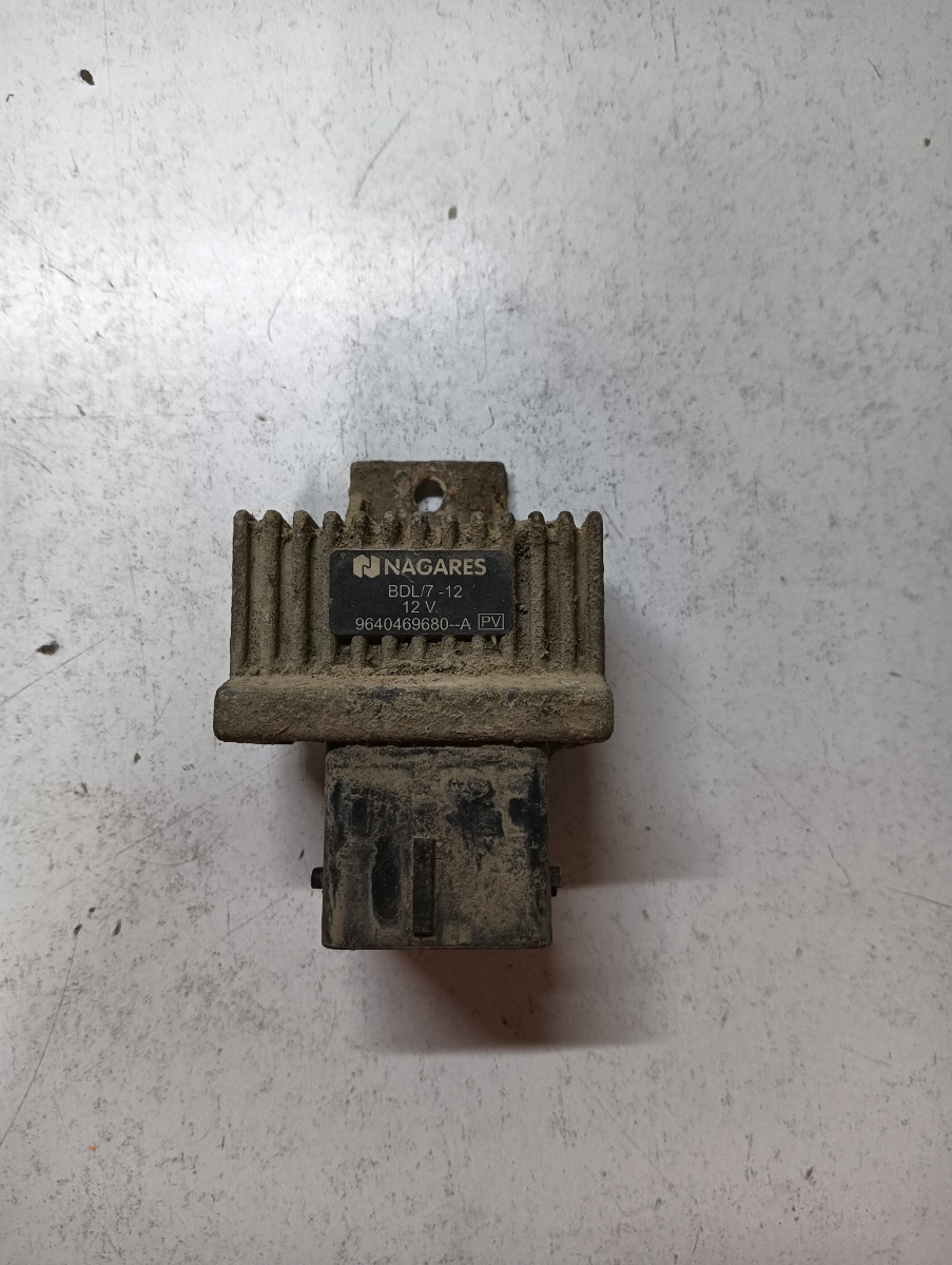 Releu preincalzire bujii incandescente RENAULT KANGOO KC0/1_ 1997 - >, RENAULT MEGANE II Saloon LM0/1_ 2003 - > 9640469680
