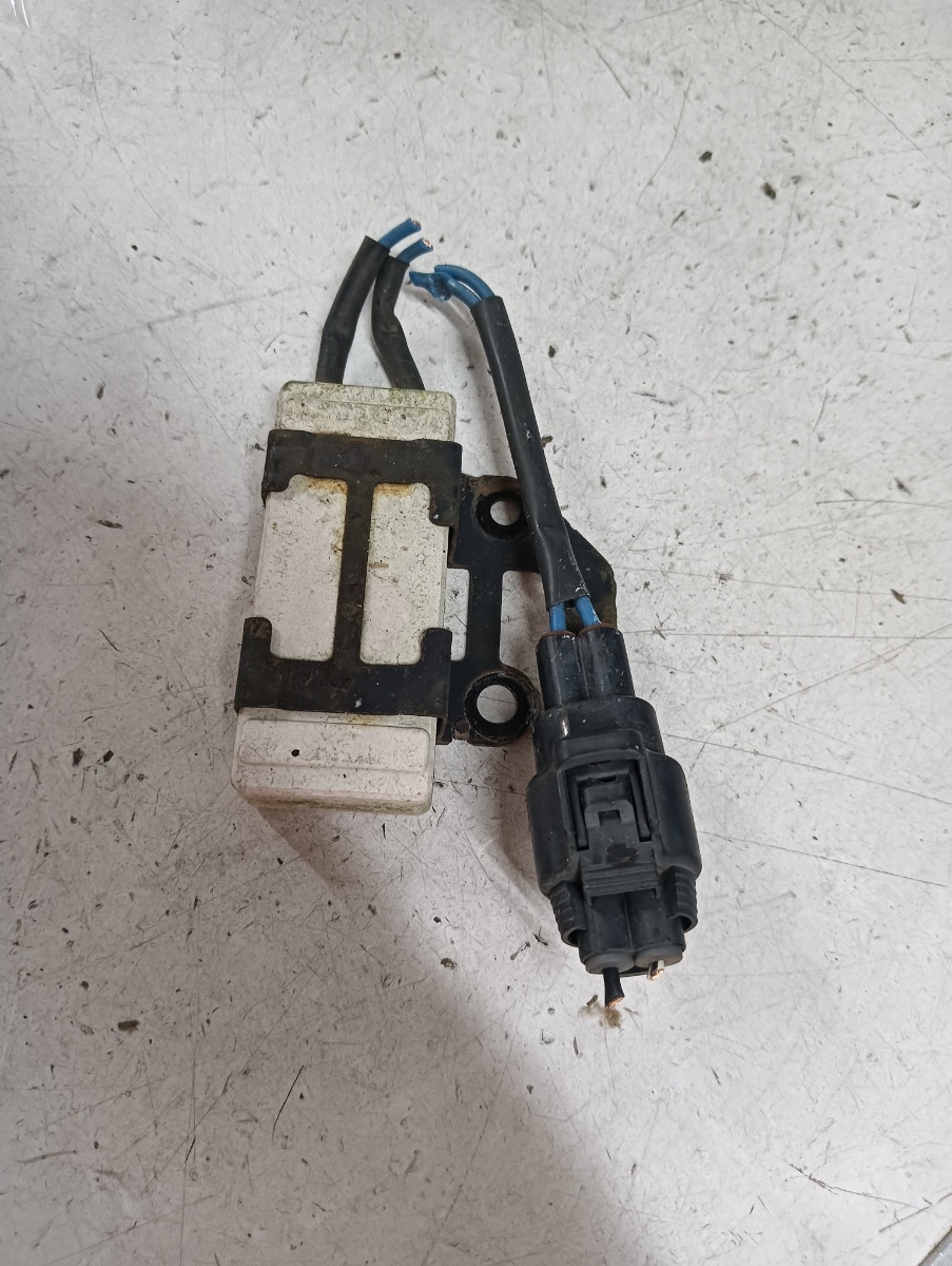 Releu ventilator TOYOTA AVENSIS (_T25_) [ 2003 - 2008 ] OEM 2468103560 – foto 2