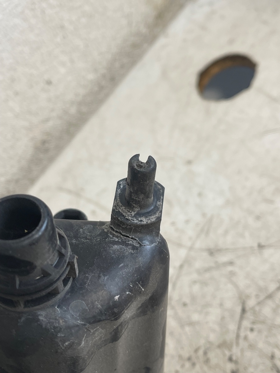 Rezervor lichid servodirectie BMW 6 E63 2004 - 2010 5.0 M S85 B50 A 106172-11 – foto 4
