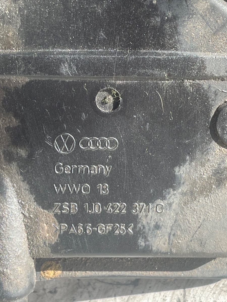 Rezervor lichid servodirectie VOLKSWAGEN GOLF IV 1J1 1997 - 2007 1.6i 1J0422371C – foto 2