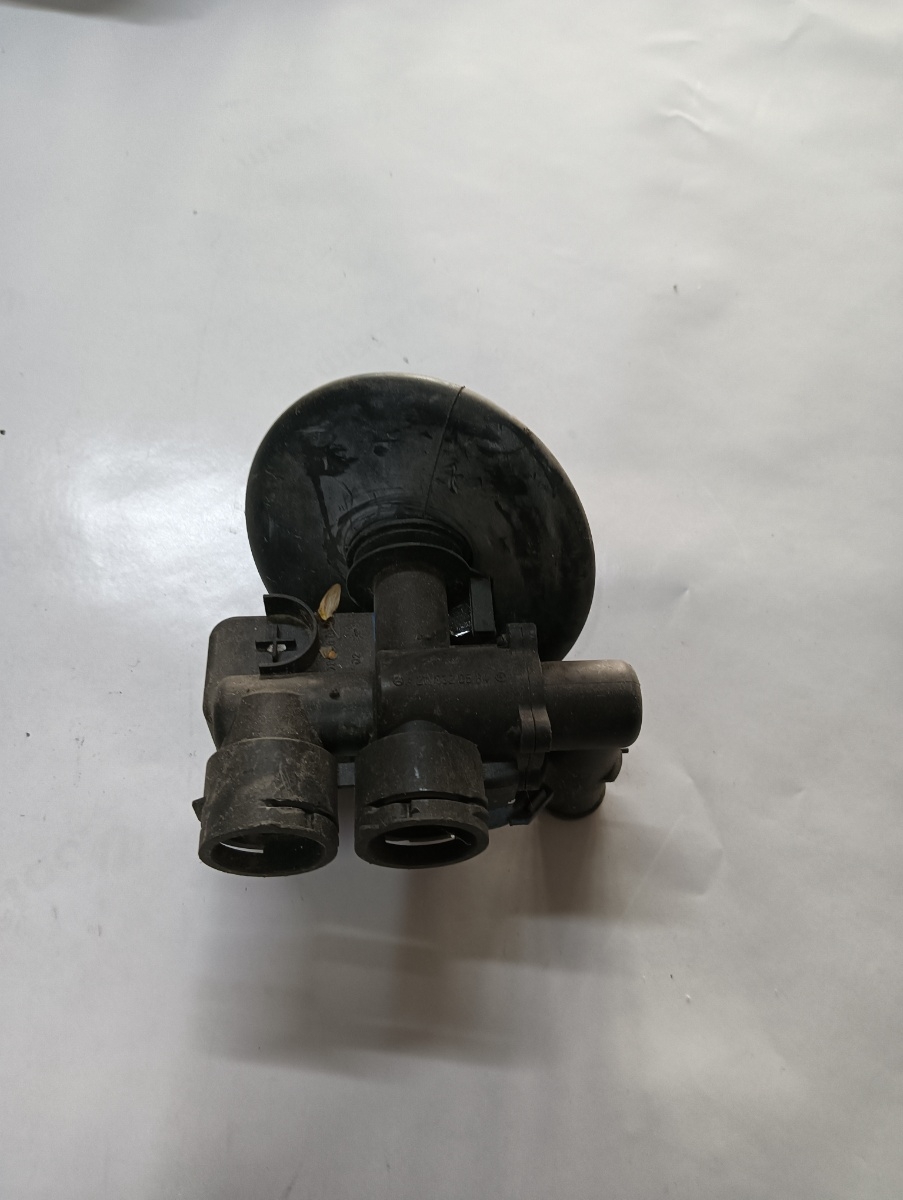 Robinet caldura  MERCEDES-BENZ E-CLASS W211 2002 - 2009 A2118320584 – foto 2