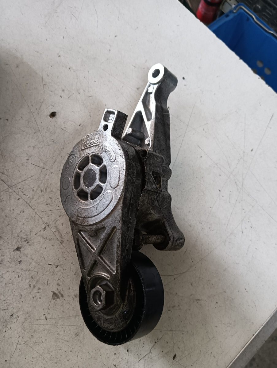 Rola intinzator  VOLKSWAGEN PASSAT Variant (3C5) [ 2005 - 2011 ] TDI (BMP) 103KW|140HP – foto 2