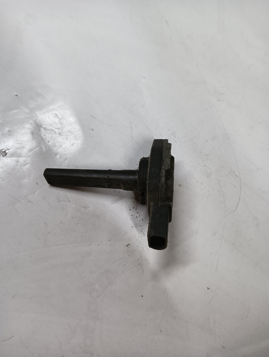 Senzor baie ulei  BMW 3 IV E46 1998 - 2005 2.0 320 d M47 D20 (204D4) 7608003 – foto 2